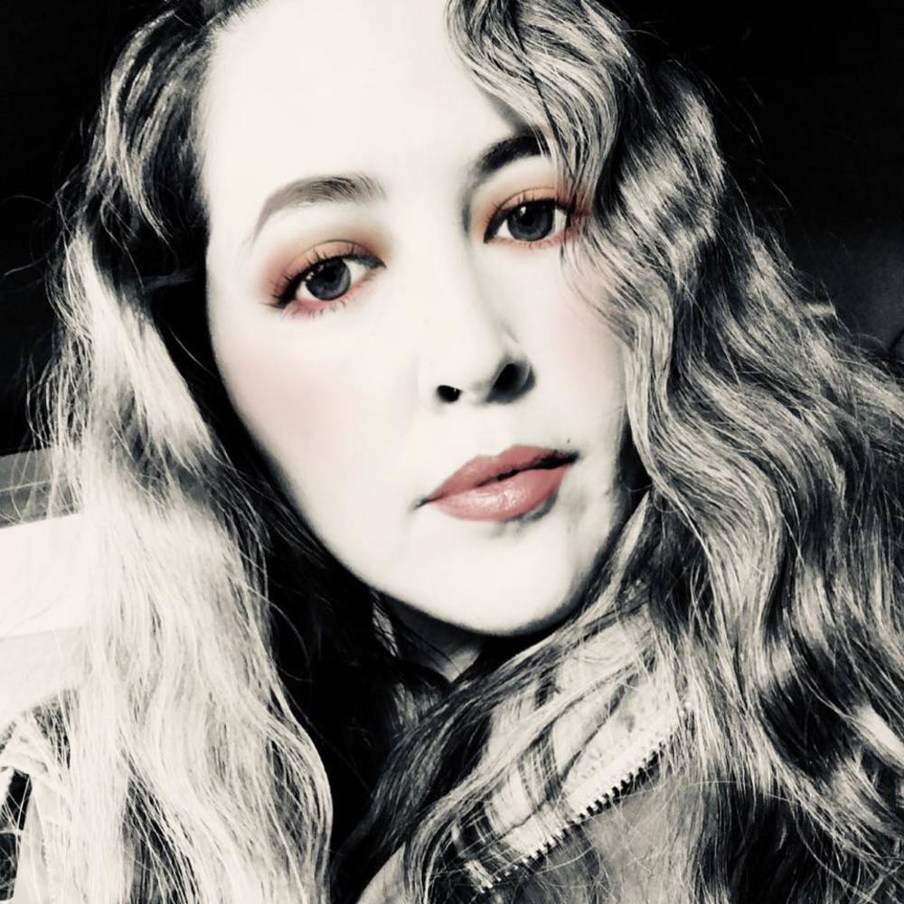 Meet your Posher, Estefania
